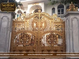 Sản phẩm cổng lâu đài Nhôm Đúc Hoàng Nguyễn