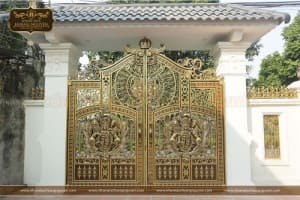 Cửa cổng cao cấp nên làm mấy cánh?